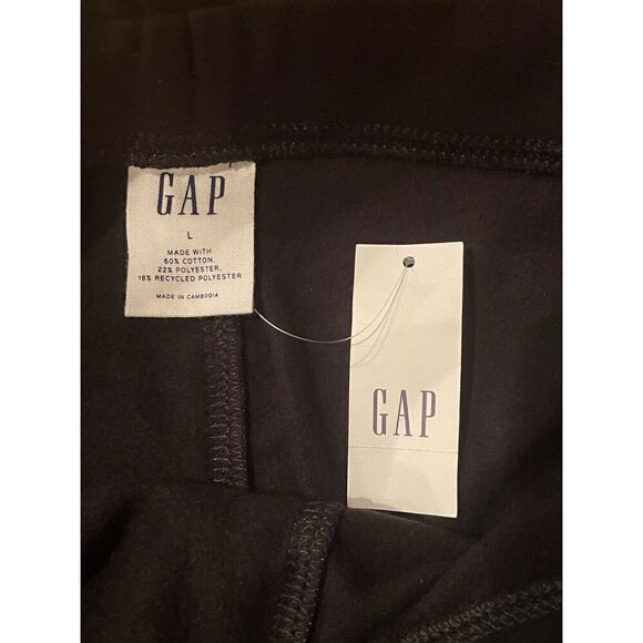 GAP Logo Shorts - Picture 4 of 4